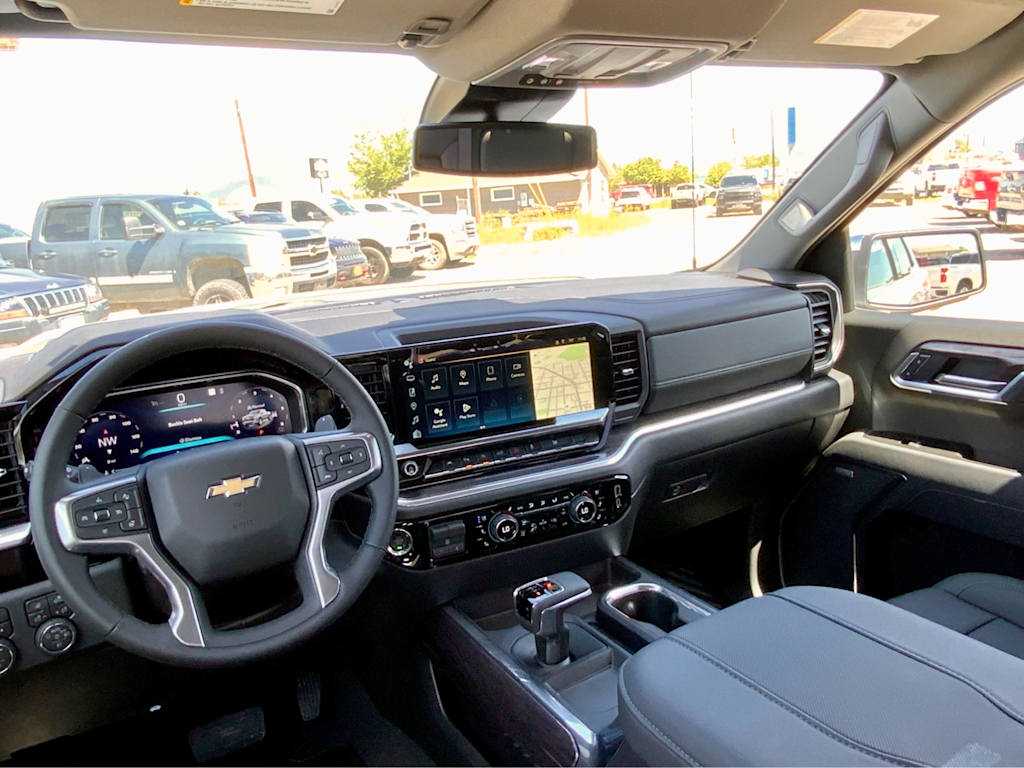 Thumbnail: 2026 Chevrolet Silverado 1500 - 13