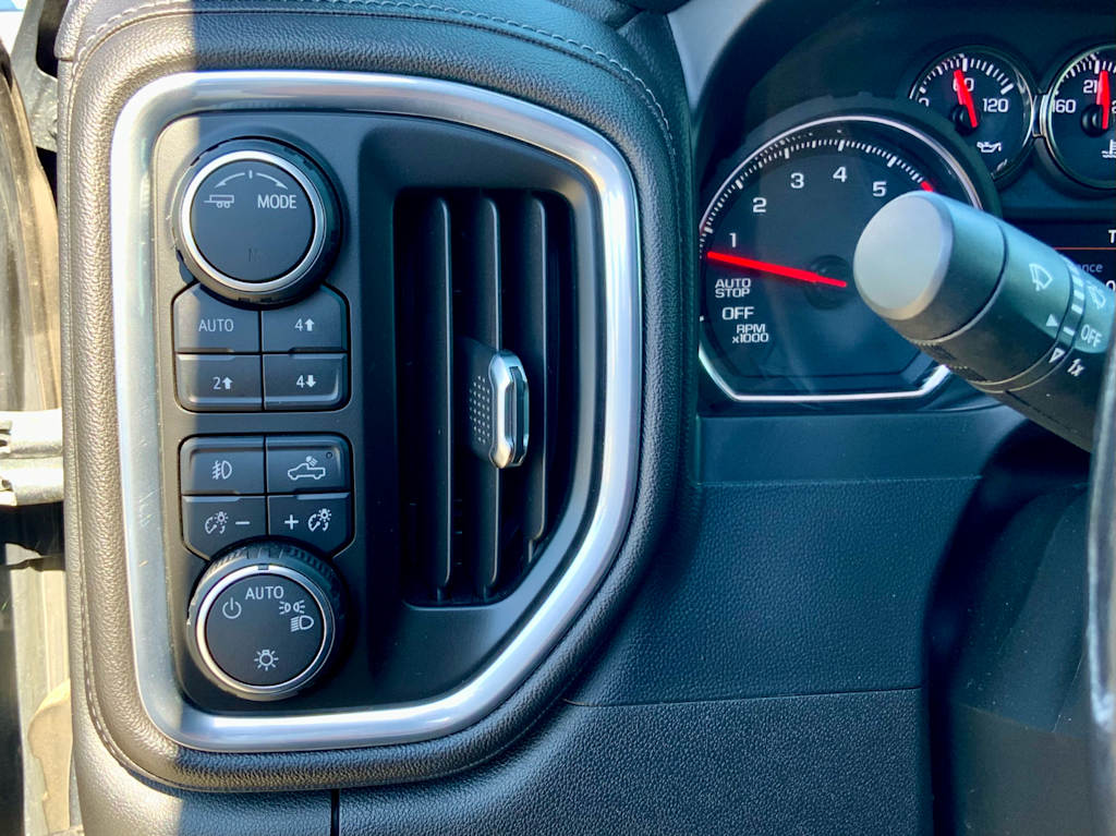 Thumbnail: 2020 Chevrolet Silverado 1500 - 37