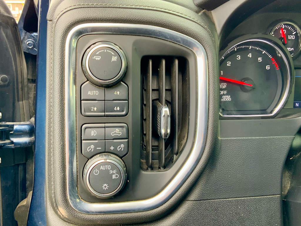 Thumbnail: 2019 Chevrolet Silverado 1500 - 32