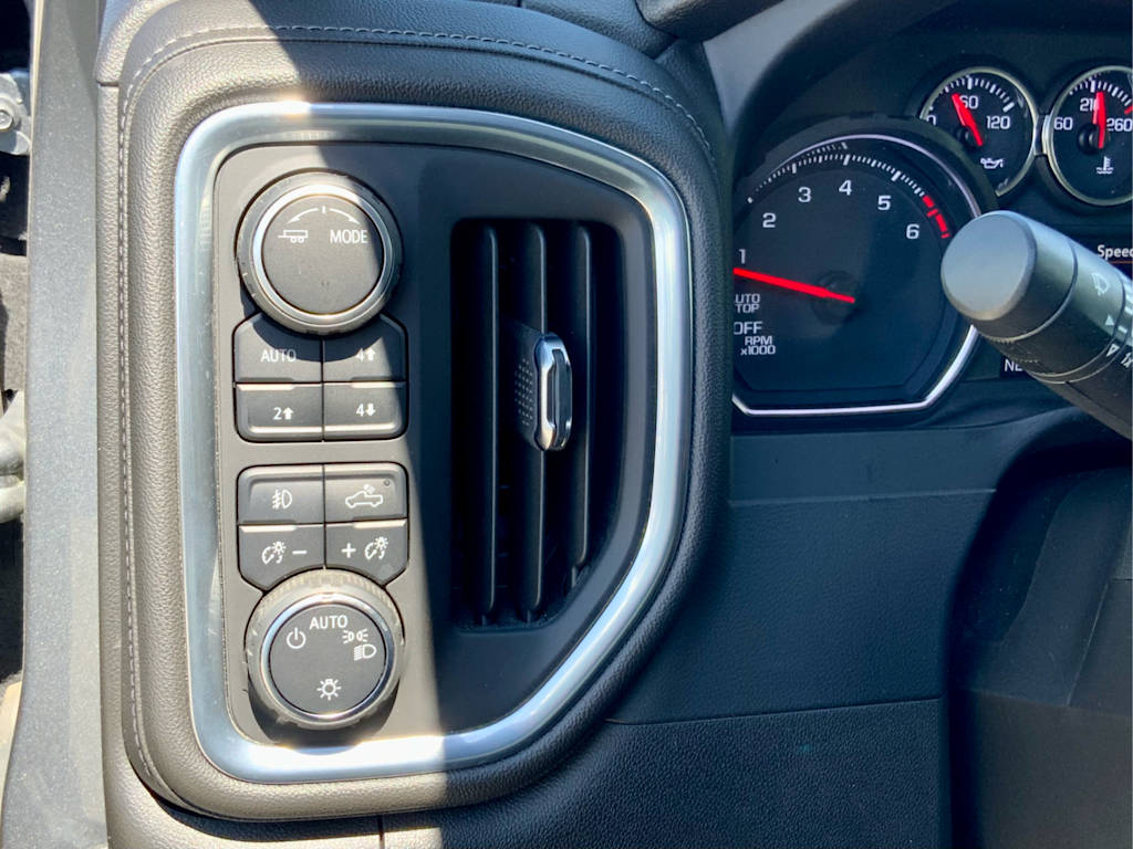 Thumbnail: 2021 Chevrolet Silverado 1500 - 37