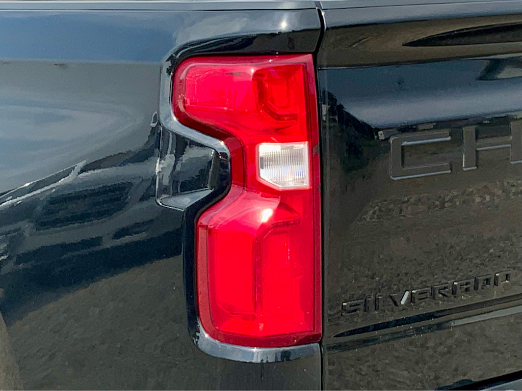 Thumbnail: 2021 Chevrolet Silverado 1500 - 23