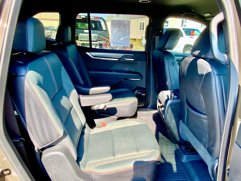 Thumbnail: 2024 GMC Acadia - 33