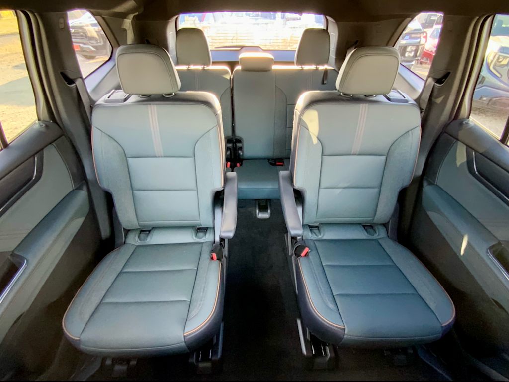 Thumbnail: 2026 GMC Acadia - 32