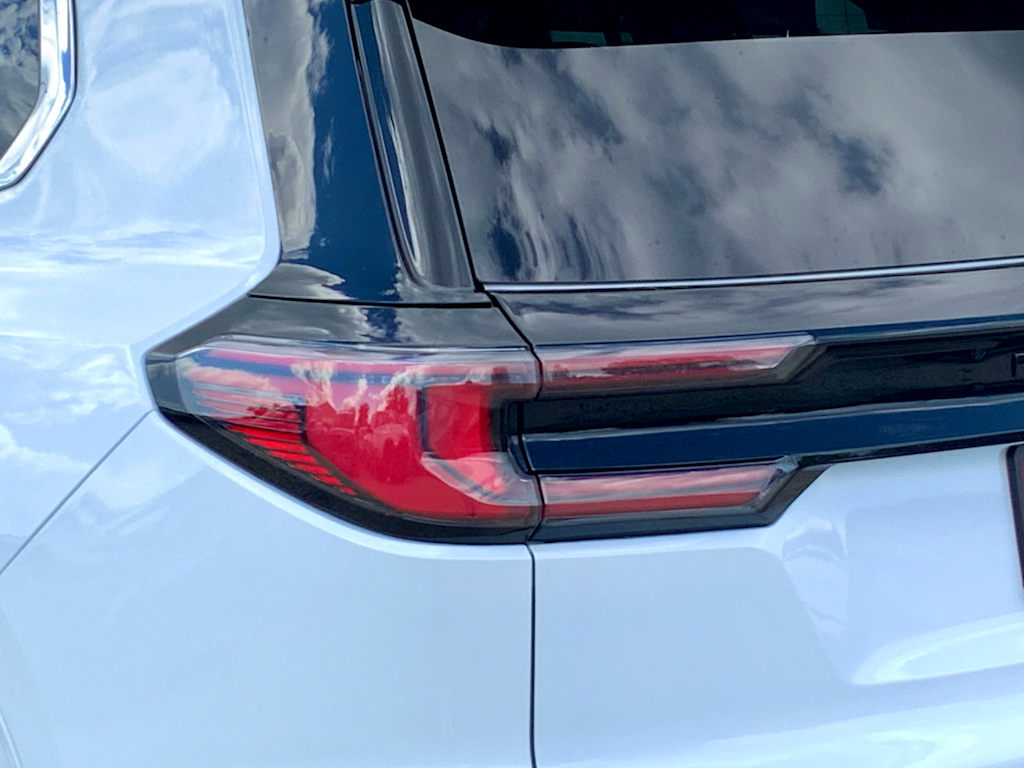 Thumbnail: 2026 GMC Acadia - 26