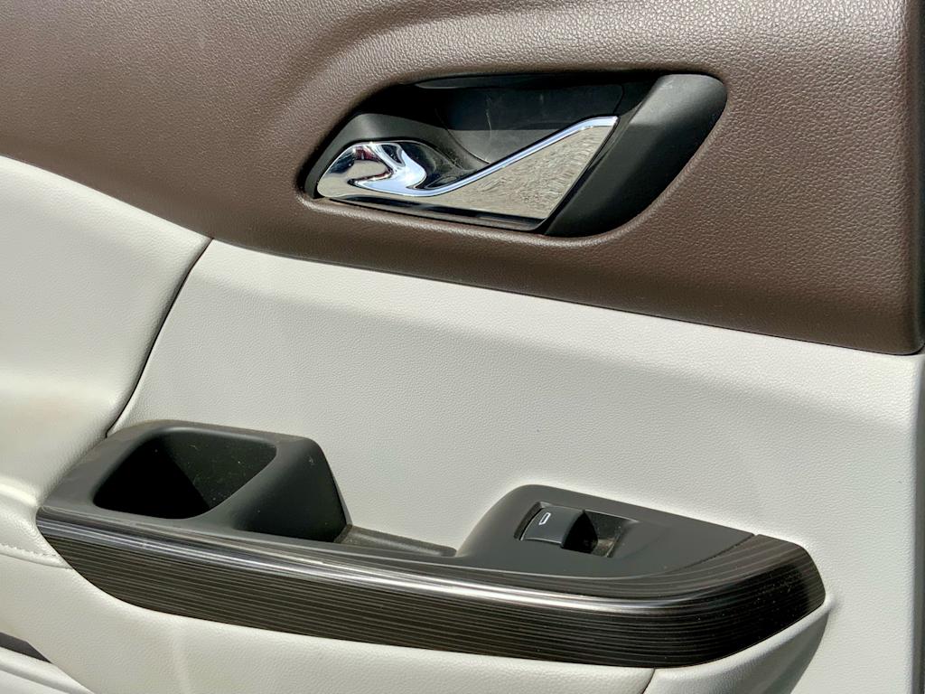 Thumbnail: 2019 GMC Acadia - 39