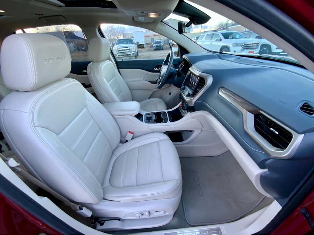 Thumbnail: 2023 GMC Acadia - 32