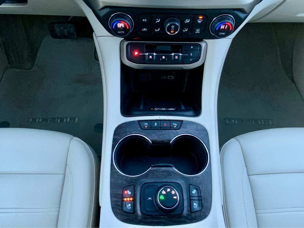 Thumbnail: 2023 GMC Acadia - 16