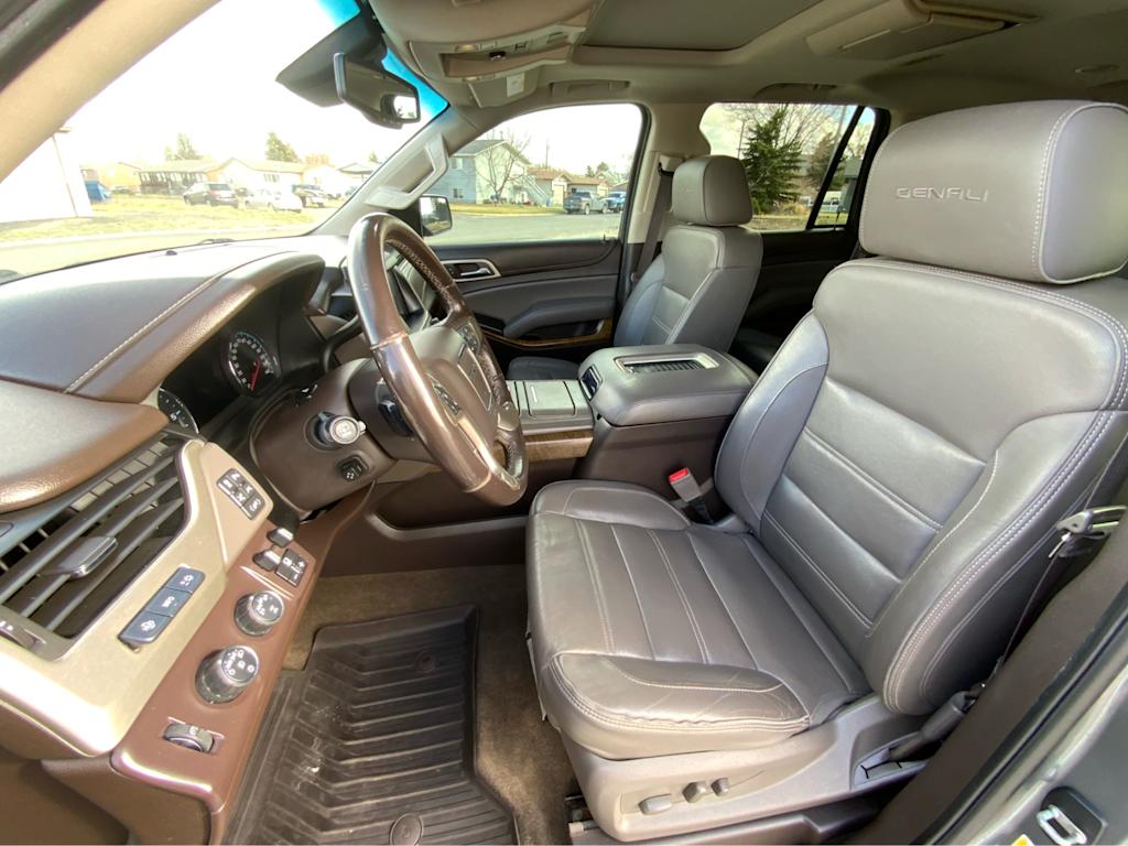 2019 GMC Yukon Denali 10