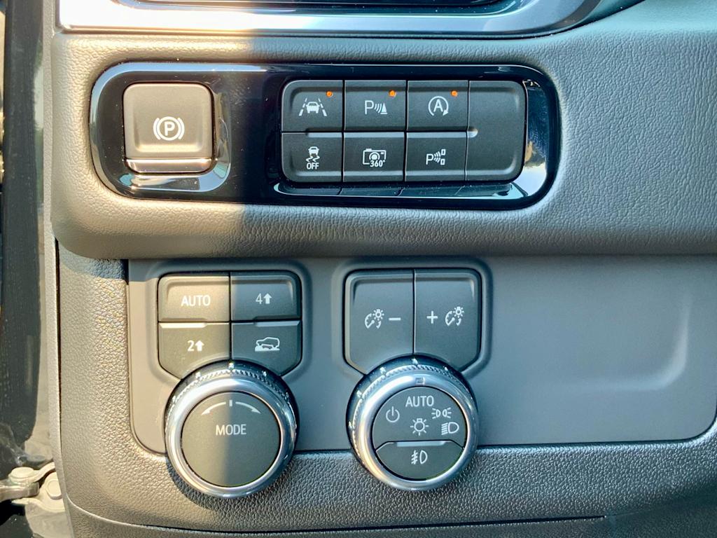 Thumbnail: 2026 GMC Yukon - 39