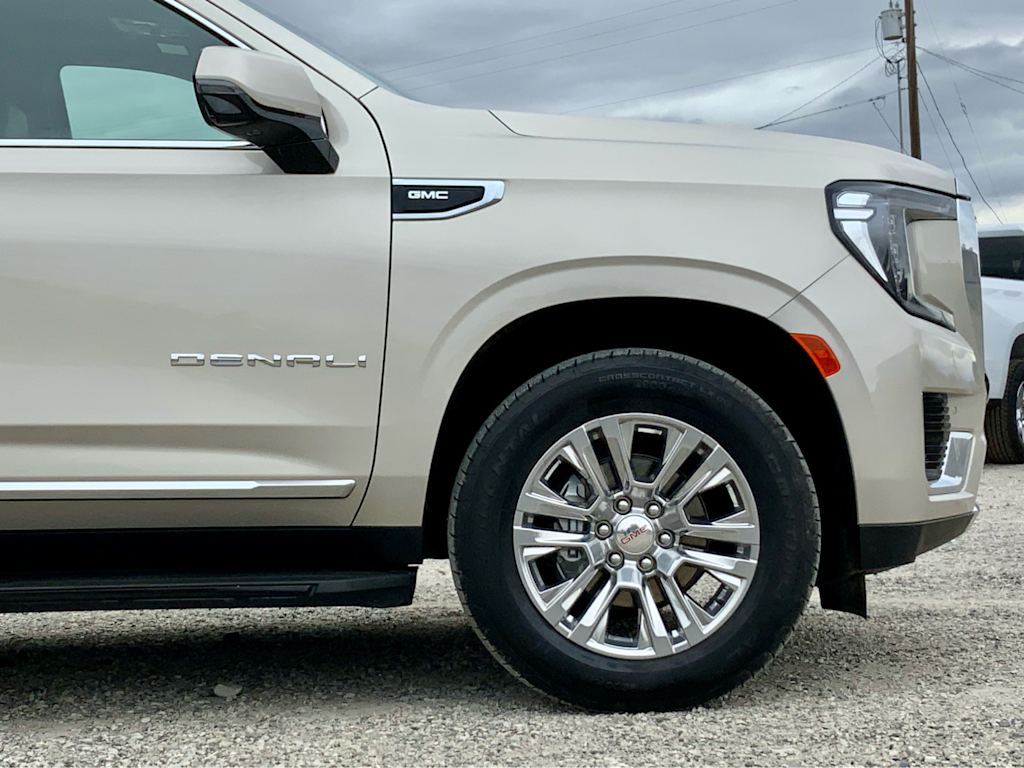 2023 GMC Yukon Denali 8