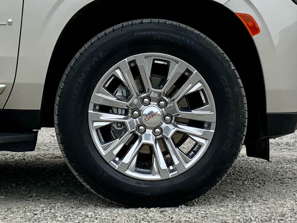 2023 GMC Yukon Denali 29