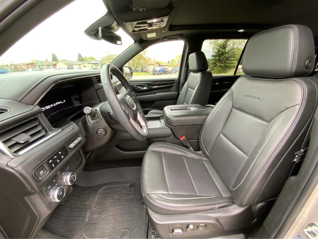2023 GMC Yukon Denali 10