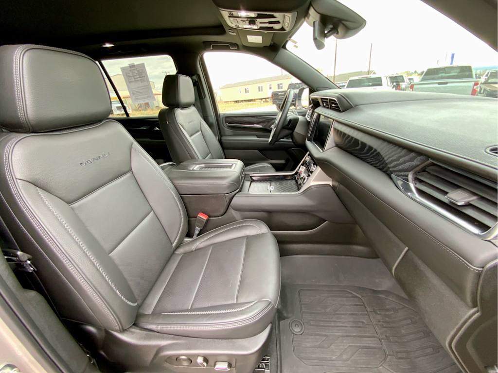 2023 GMC Yukon Denali 11