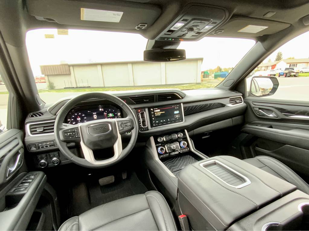 2023 GMC Yukon Denali 9