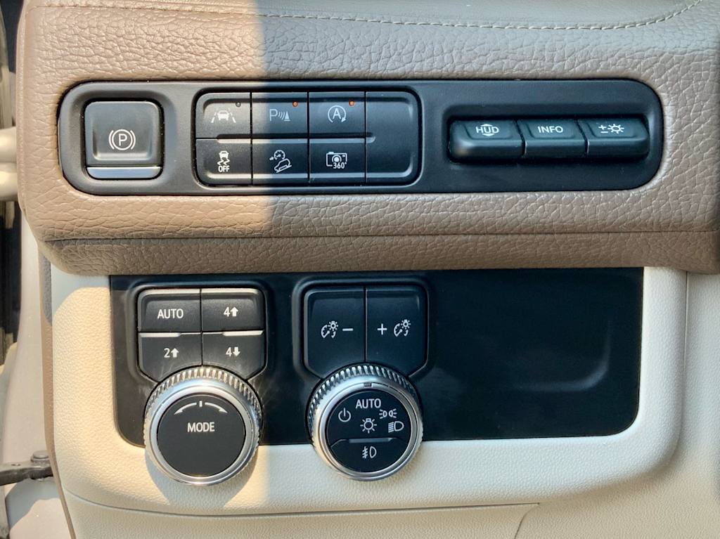Thumbnail: 2023 GMC Yukon - 37