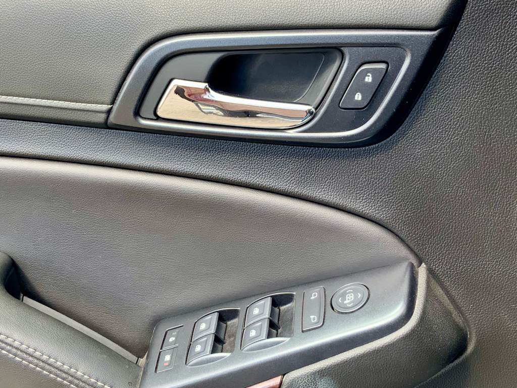 Thumbnail: 2019 GMC Yukon XL - 28