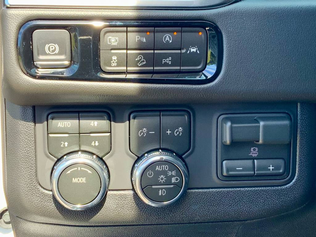 Thumbnail: 2026 GMC Yukon XL - 37