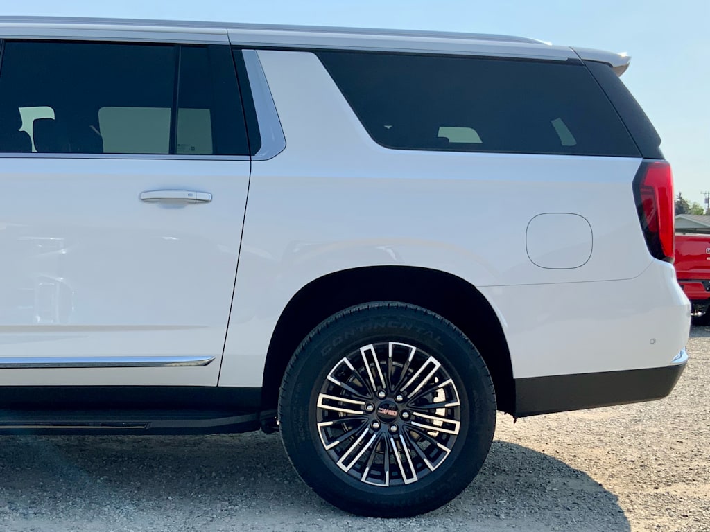 Thumbnail: 2025 GMC Yukon XL - 8