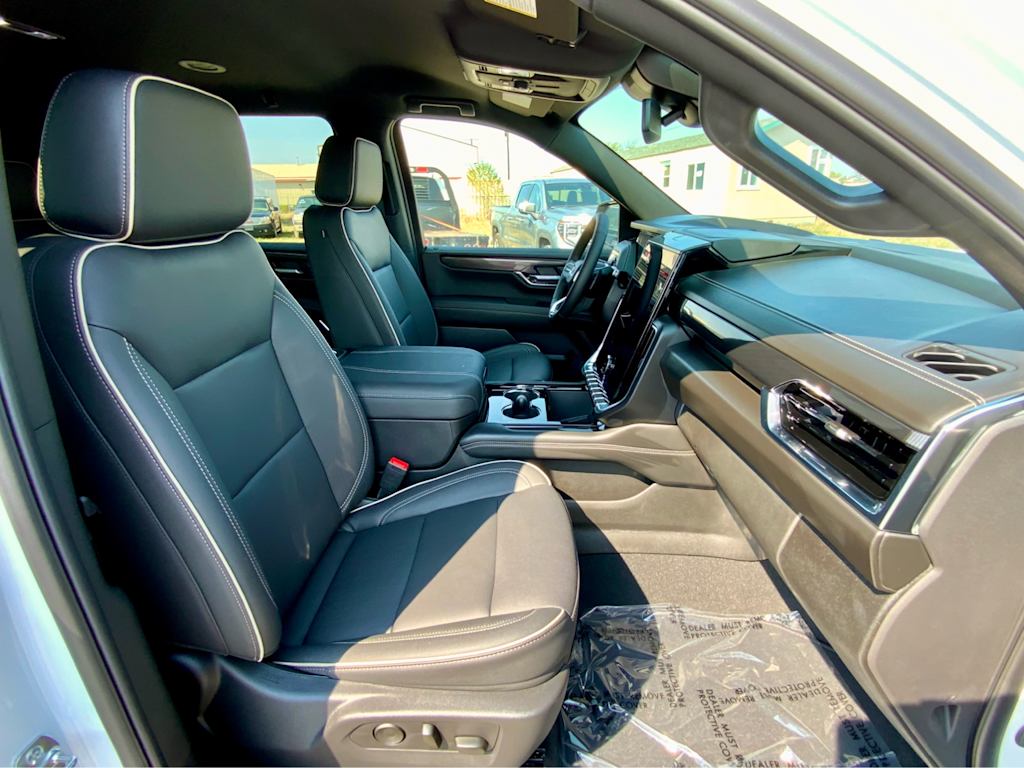 Thumbnail: 2025 GMC Yukon XL - 11