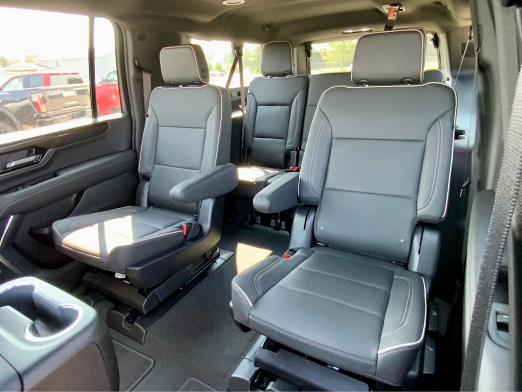 Thumbnail: 2025 GMC Yukon XL - 36