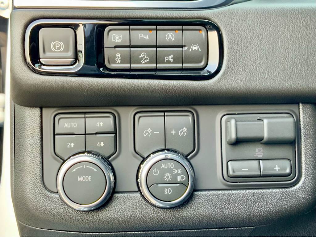 Thumbnail: 2026 GMC Yukon XL - 41