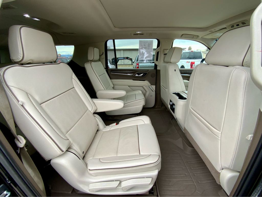 Thumbnail: 2021 GMC Yukon XL - 32