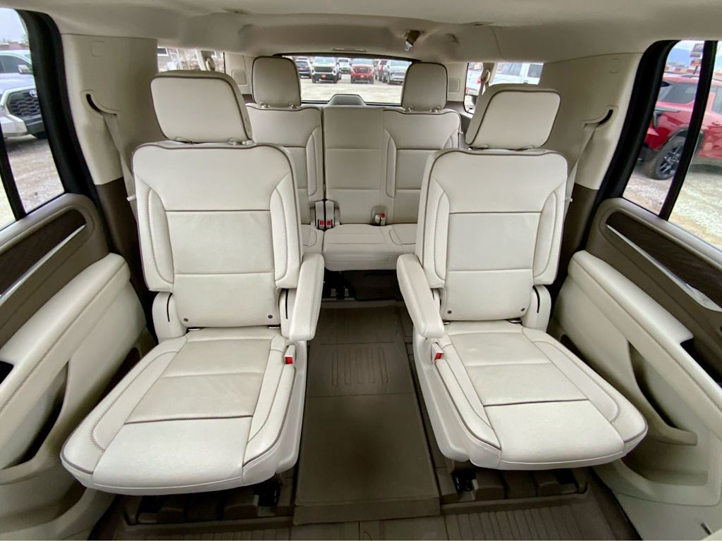 Thumbnail: 2021 GMC Yukon XL - 37