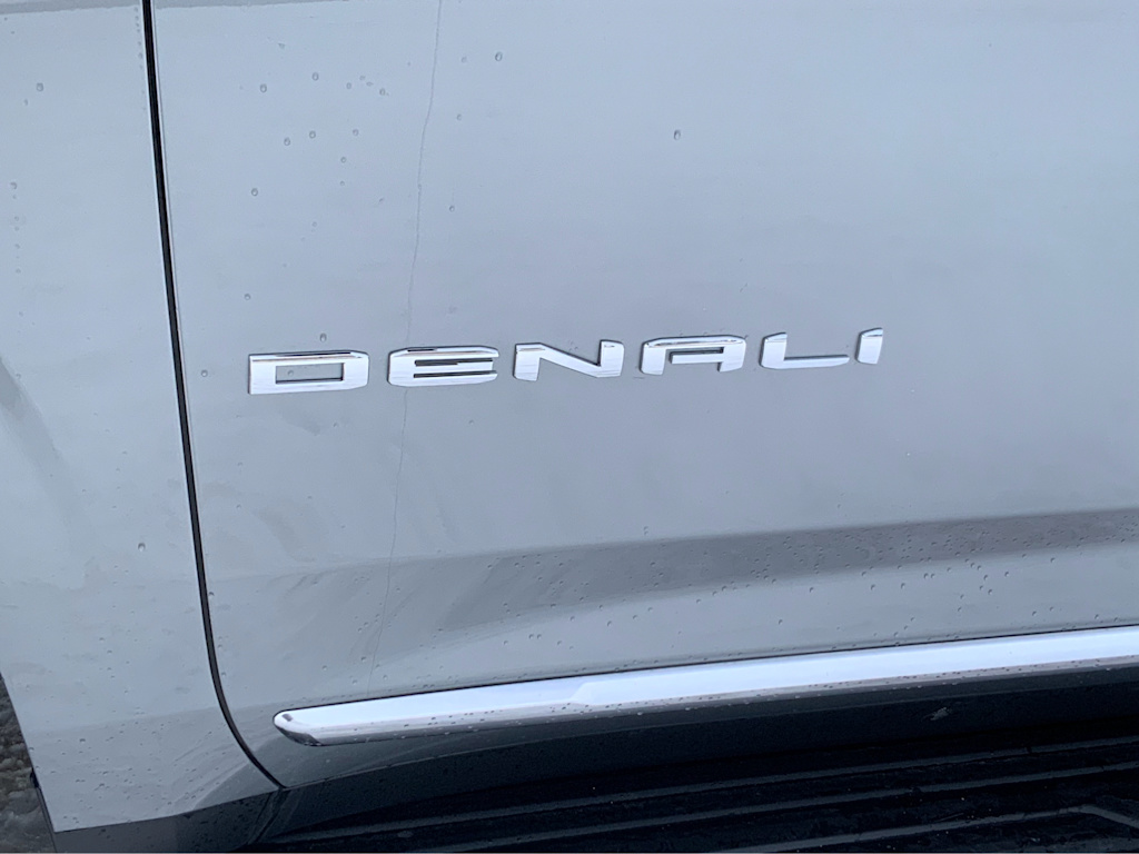 2024 GMC Yukon XL Denali 7