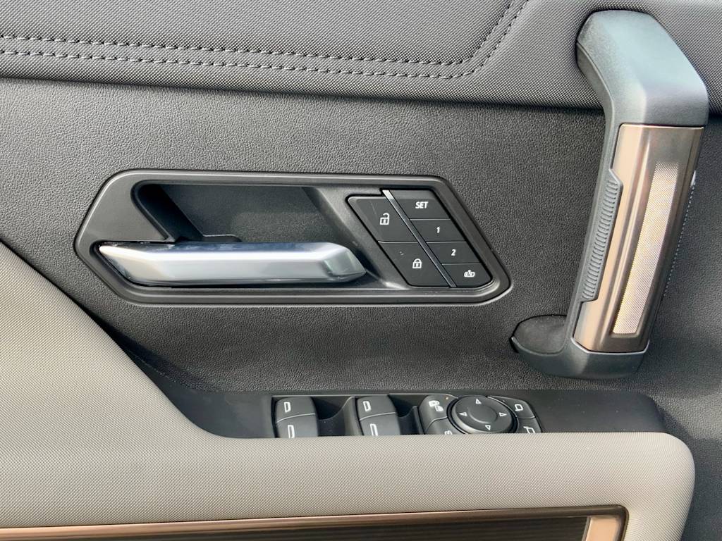 Thumbnail: 2025 GMC Hummer EV - 55