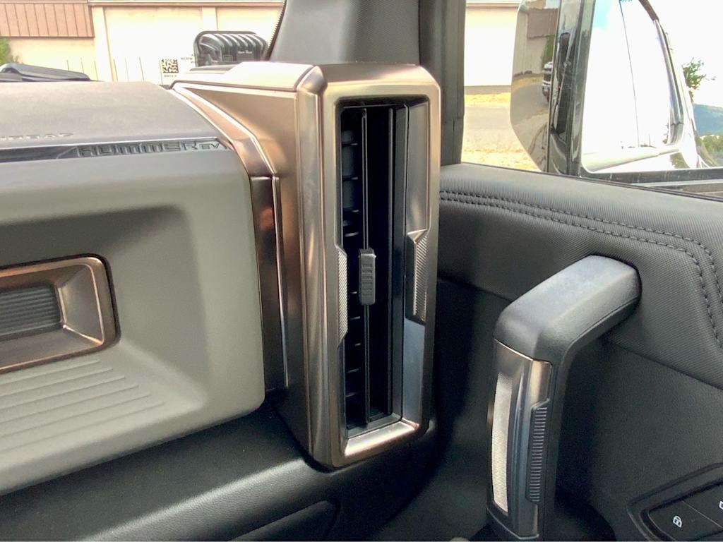 Thumbnail: 2025 GMC Hummer EV - 49