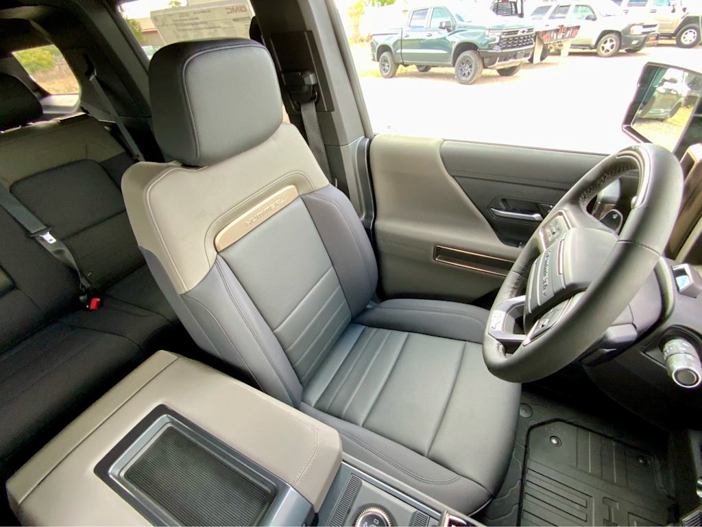 Thumbnail: 2025 GMC Hummer EV - 36