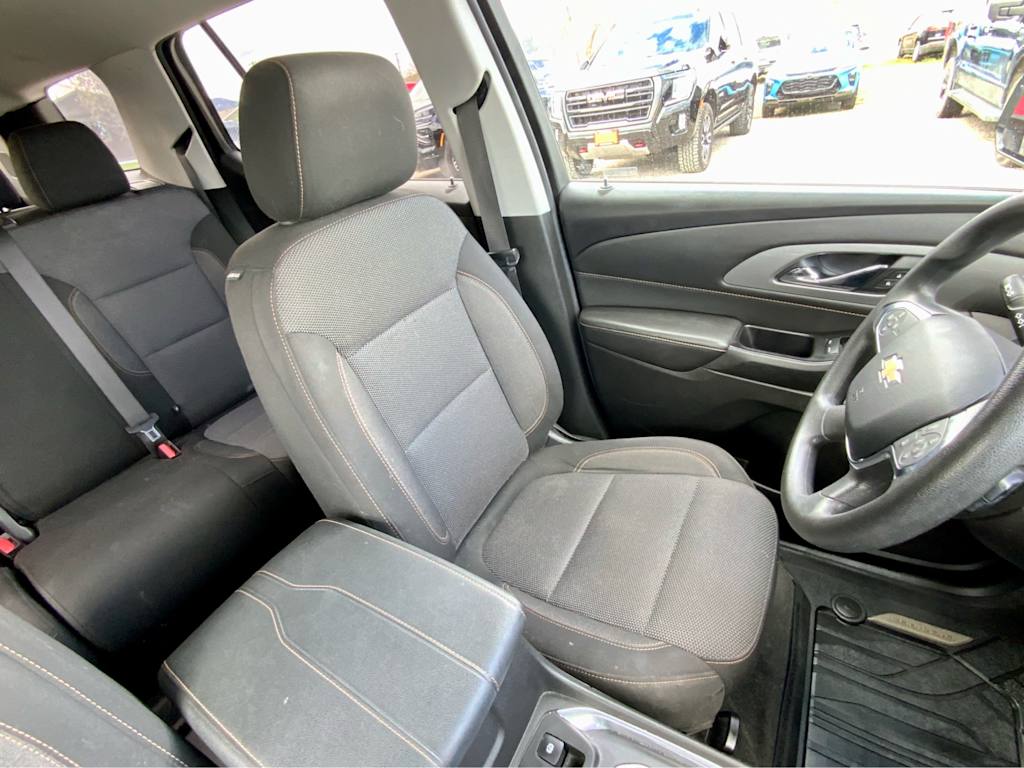 Thumbnail: 2019 Chevrolet Traverse - 32