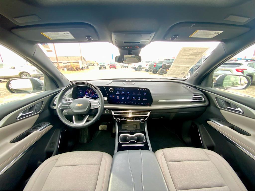 Thumbnail: 2024 Chevrolet Traverse - 2