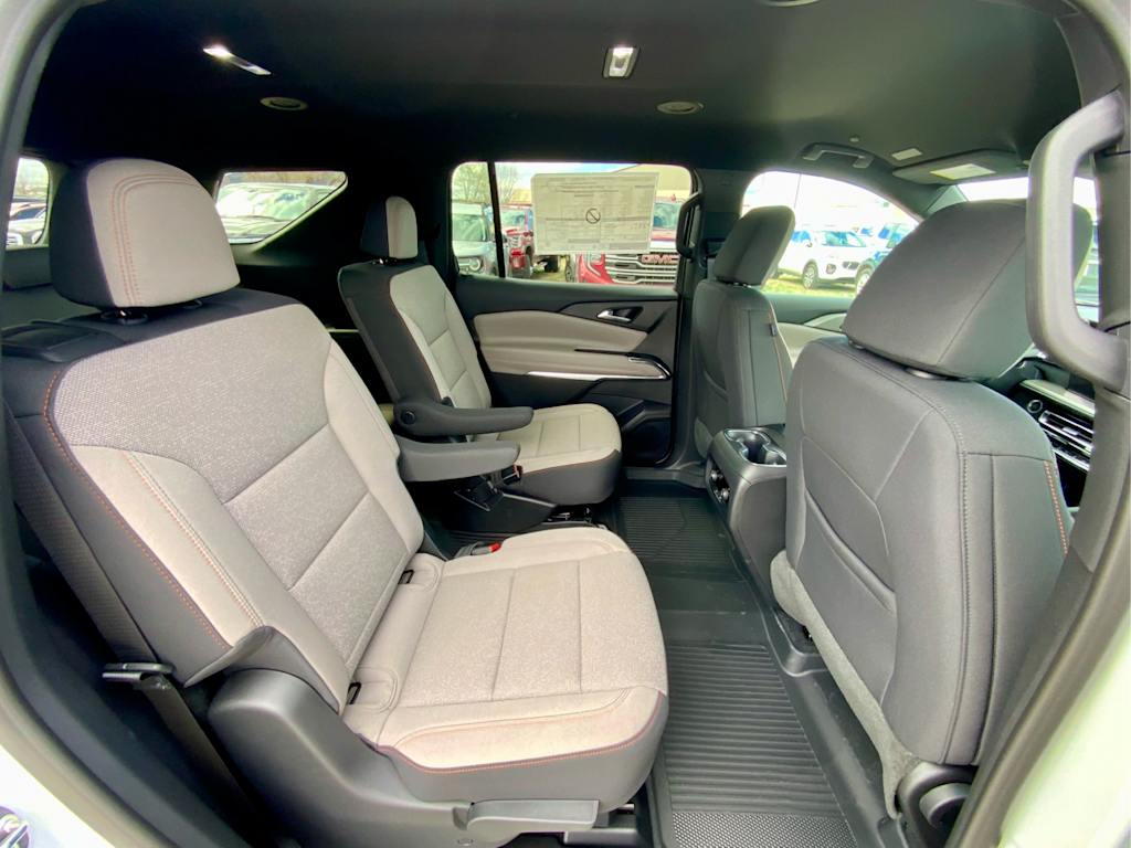 Thumbnail: 2026 Chevrolet Traverse - 31