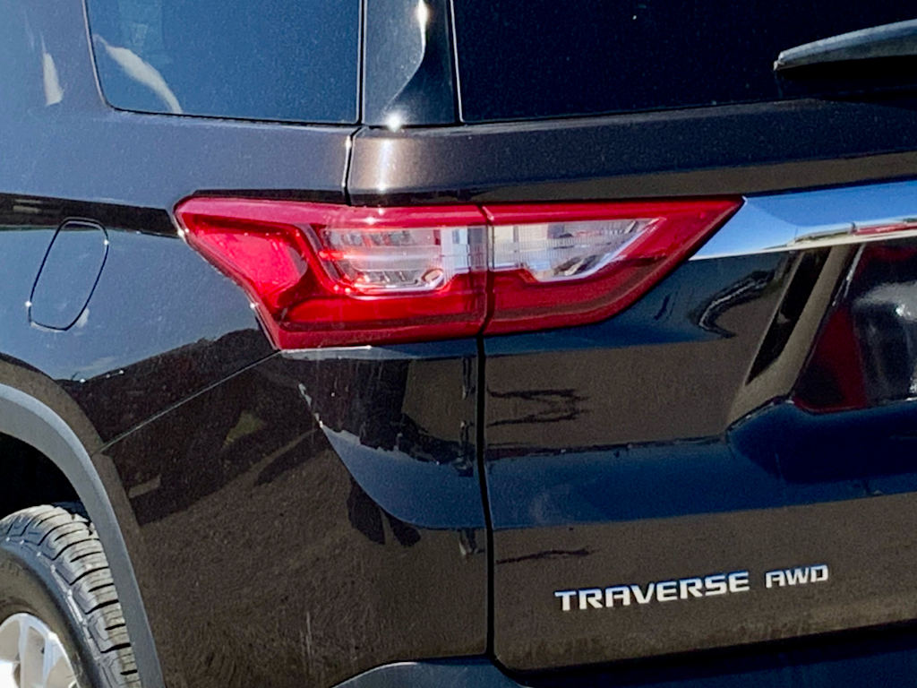 Thumbnail: 2018 Chevrolet Traverse - 26