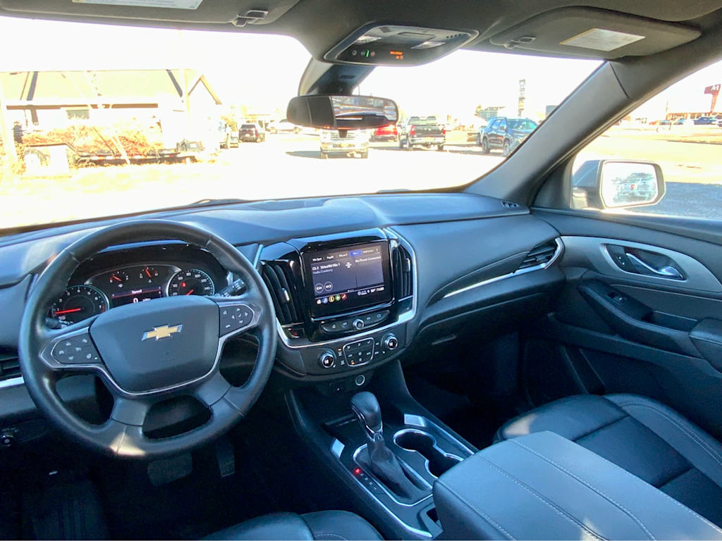Thumbnail: 2023 Chevrolet Traverse - 14