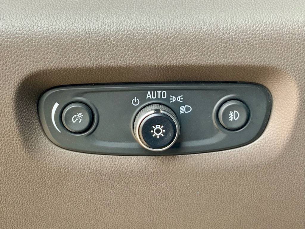 Thumbnail: 2019 Chevrolet Traverse - 28