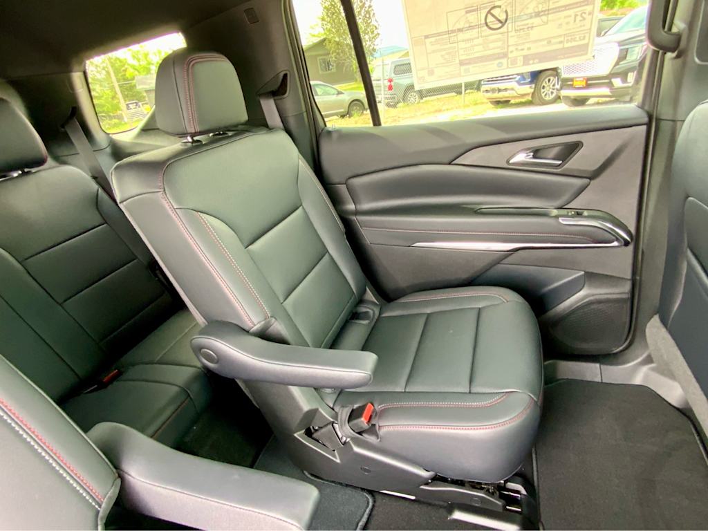 Thumbnail: 2026 Chevrolet Traverse - 32