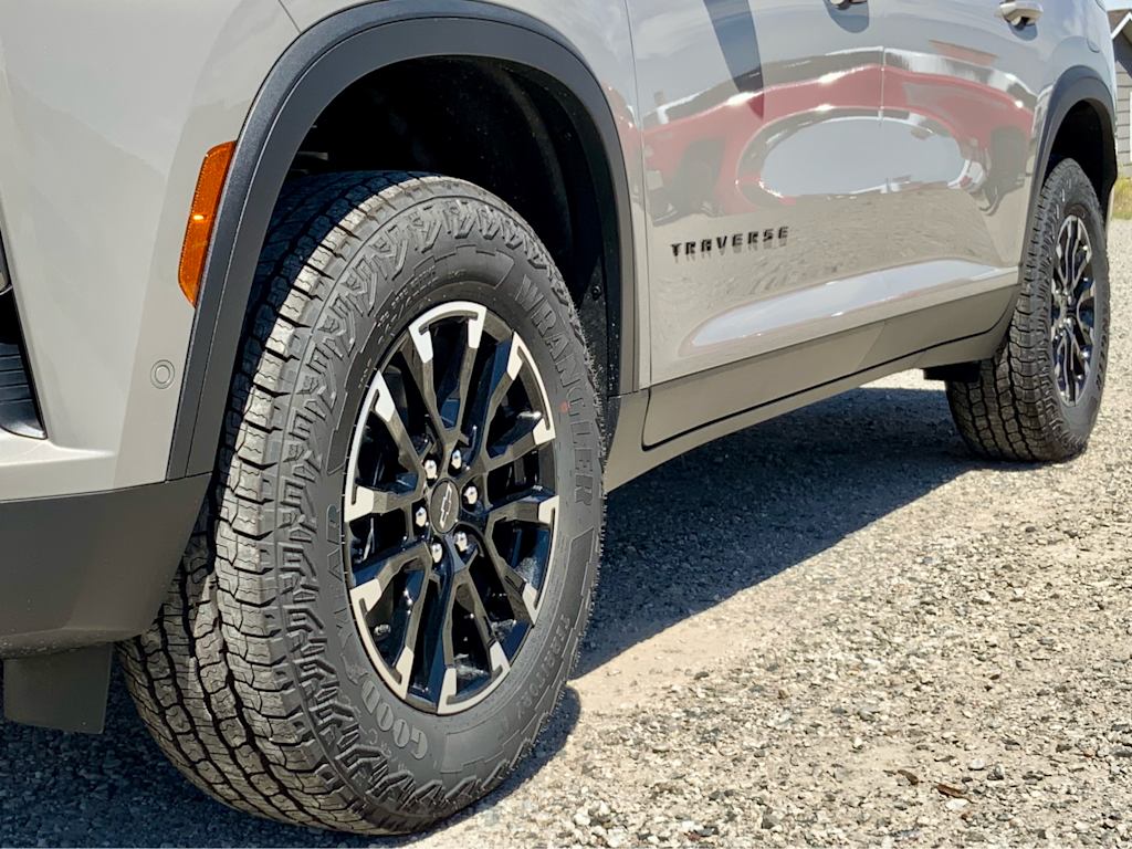 Thumbnail: 2026 Chevrolet Traverse - 26