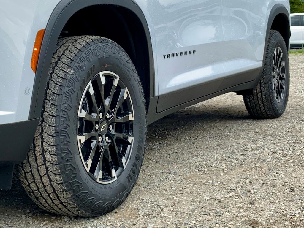 Thumbnail: 2026 Chevrolet Traverse - 28