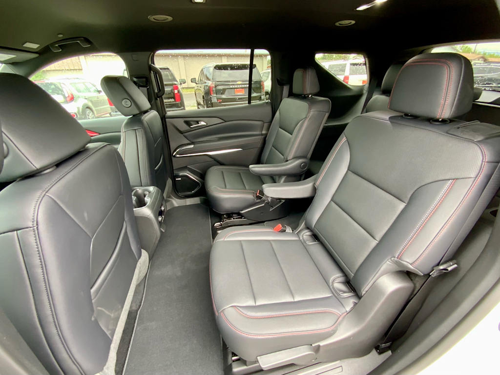 Thumbnail: 2026 Chevrolet Traverse - 32
