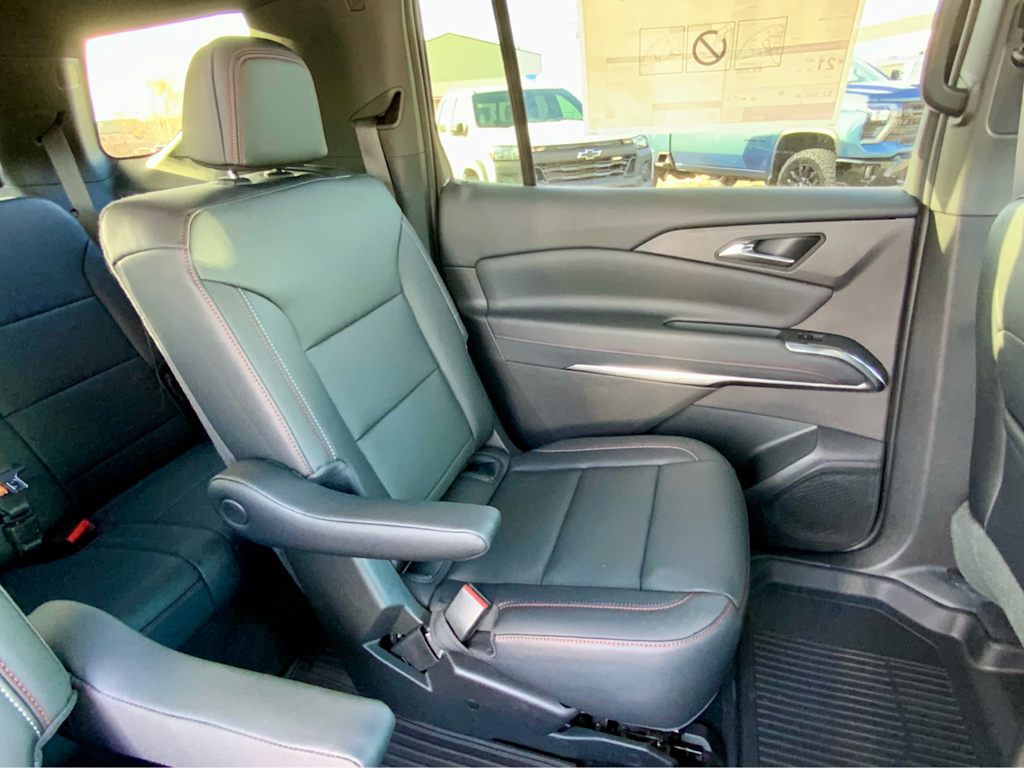 Thumbnail: 2026 Chevrolet Traverse - 36