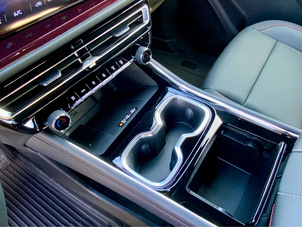 Thumbnail: 2026 Chevrolet Traverse - 48