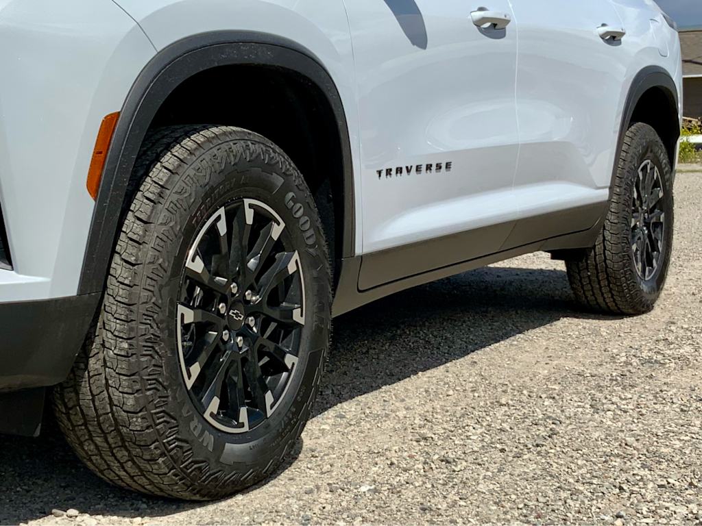 Thumbnail: 2026 Chevrolet Traverse - 28