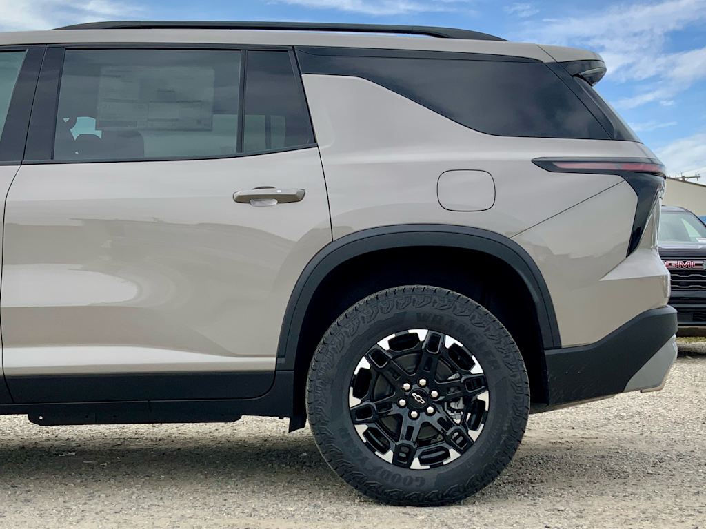 Thumbnail: 2027 Chevrolet Traverse - 8