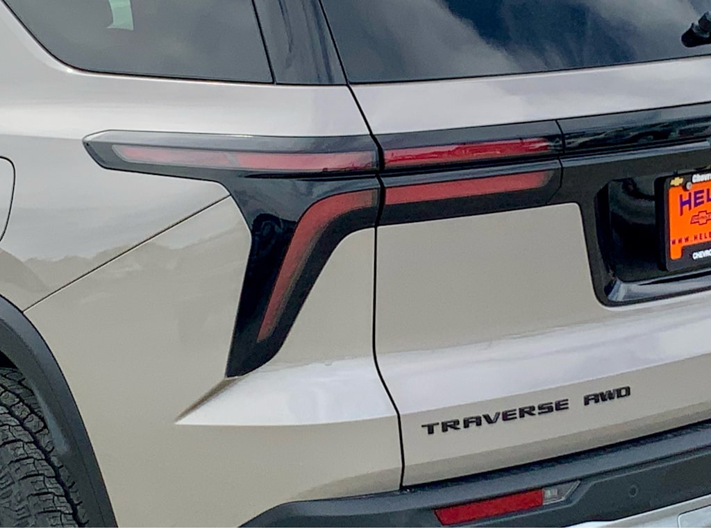 Thumbnail: 2027 Chevrolet Traverse - 26