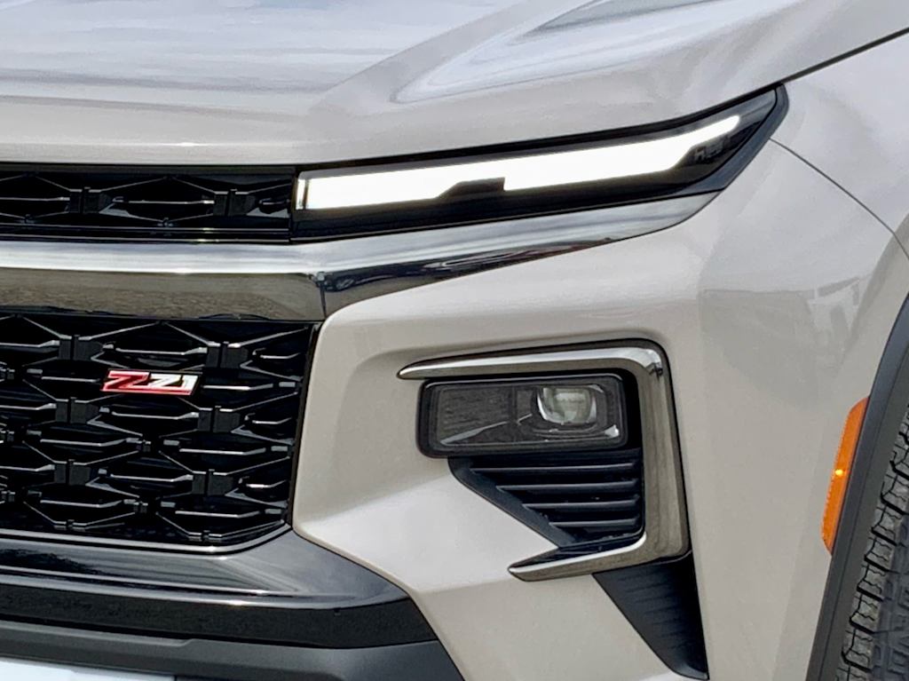 Thumbnail: 2027 Chevrolet Traverse - 25