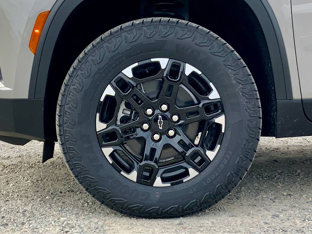 Thumbnail: 2027 Chevrolet Traverse - 27