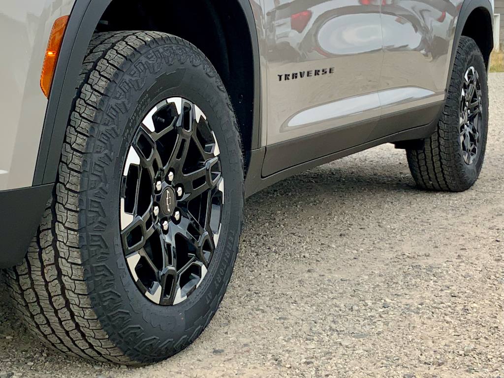 Thumbnail: 2027 Chevrolet Traverse - 29