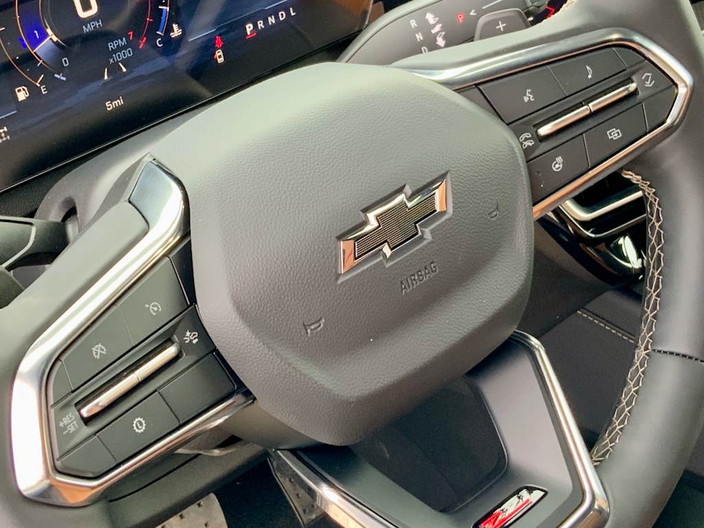 Thumbnail: 2027 Chevrolet Traverse - 37